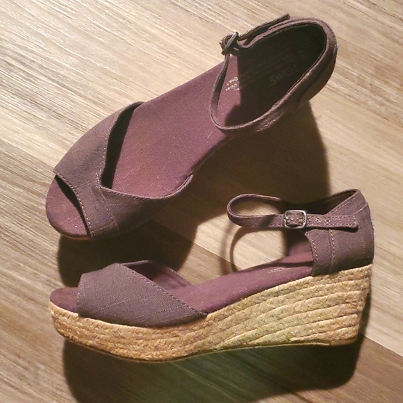 EUC Tom's wedge heel - Picture 2 of 4